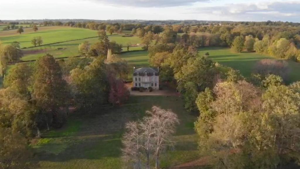 Chateau Du Grand Lucay Bourbon-lʼArchambault Exteriér fotografie