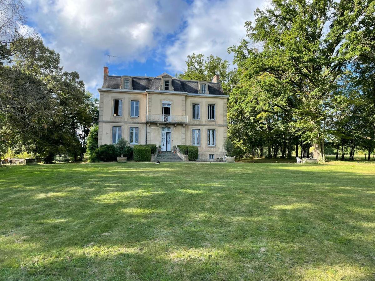 Chateau Du Grand Lucay Bourbon-lʼArchambault Exteriér fotografie