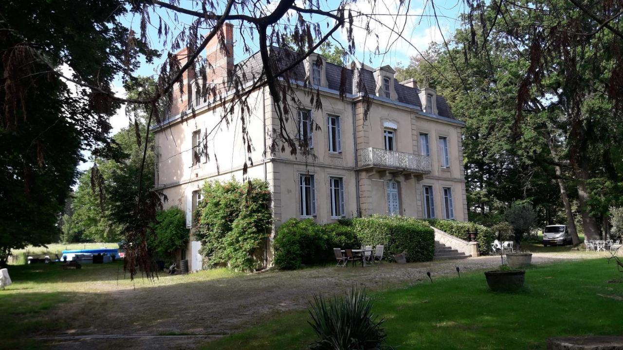 Chateau Du Grand Lucay Bourbon-lʼArchambault Exteriér fotografie
