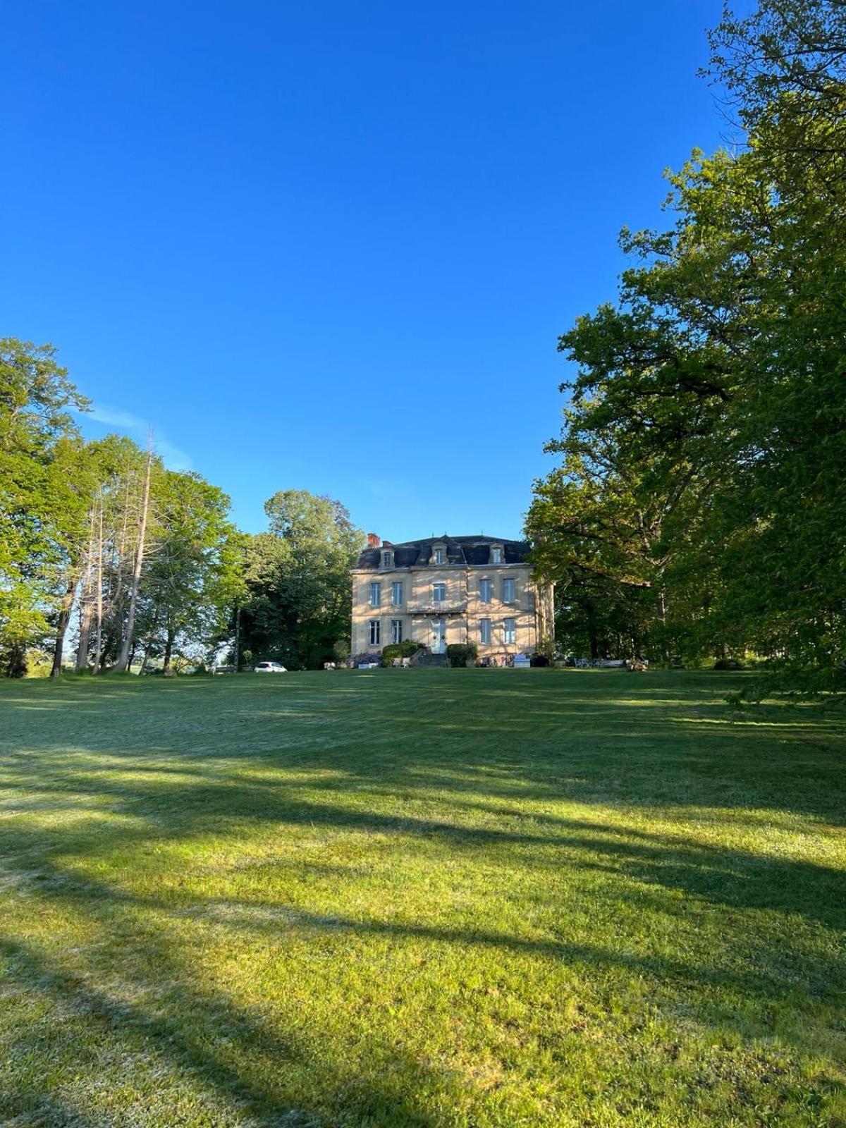 Chateau Du Grand Lucay Bourbon-lʼArchambault Exteriér fotografie