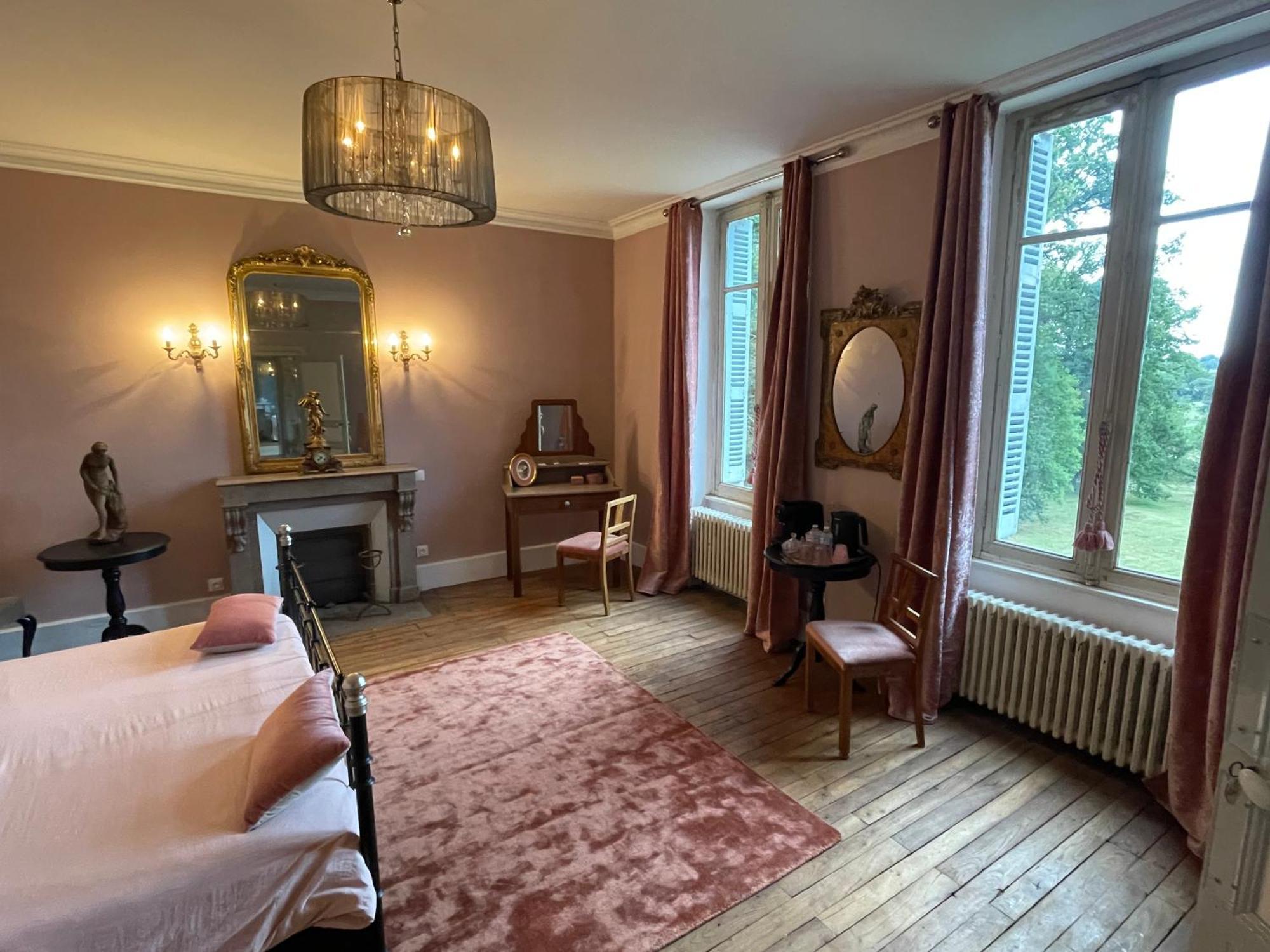 Chateau Du Grand Lucay Bourbon-lʼArchambault Exteriér fotografie